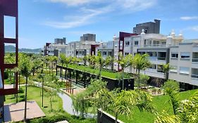 Apartamento em frente à praia do Campeche
